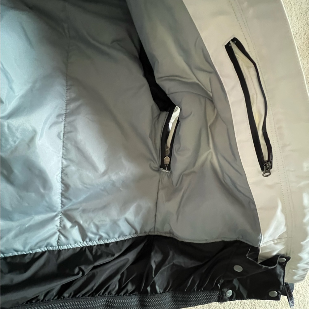 Ladies Nylon Ski or Snowboard Jacket - Spyder XT 5000 size 6 - Picture 6 of 11